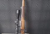 CZ 557 Lux II, cal. 30.06, echipată cu lunetă pentru trageri la distanțe mari Hawke Frontier SF 5-30×56.