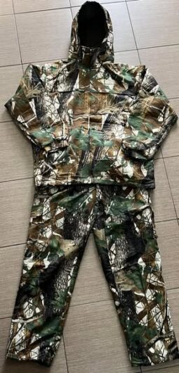 Costum camuflaj !!!