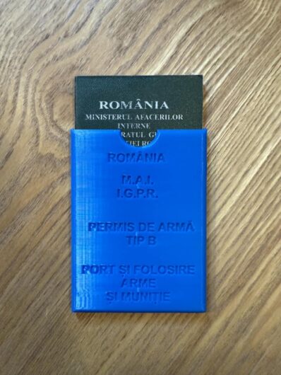 Va prezint o husa de protectie pentru permisul de arma Tip B